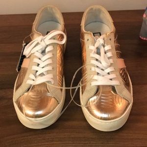 NWT D.A.T.E. Metallic Sneakers